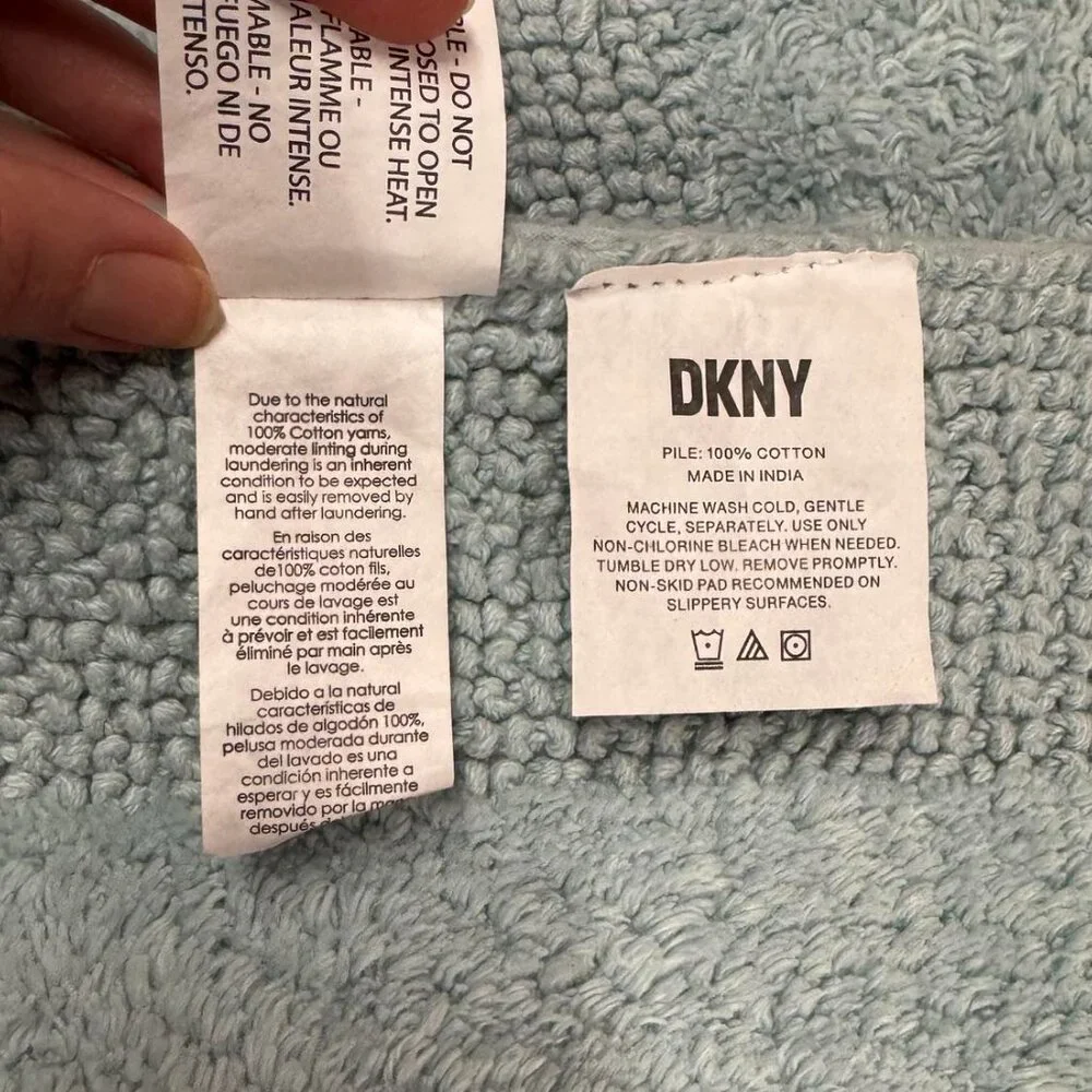 DKNY 20 x 32 Bath Rug Mat Mint Green Aqua Teal 100% Cotton Reversible Striped